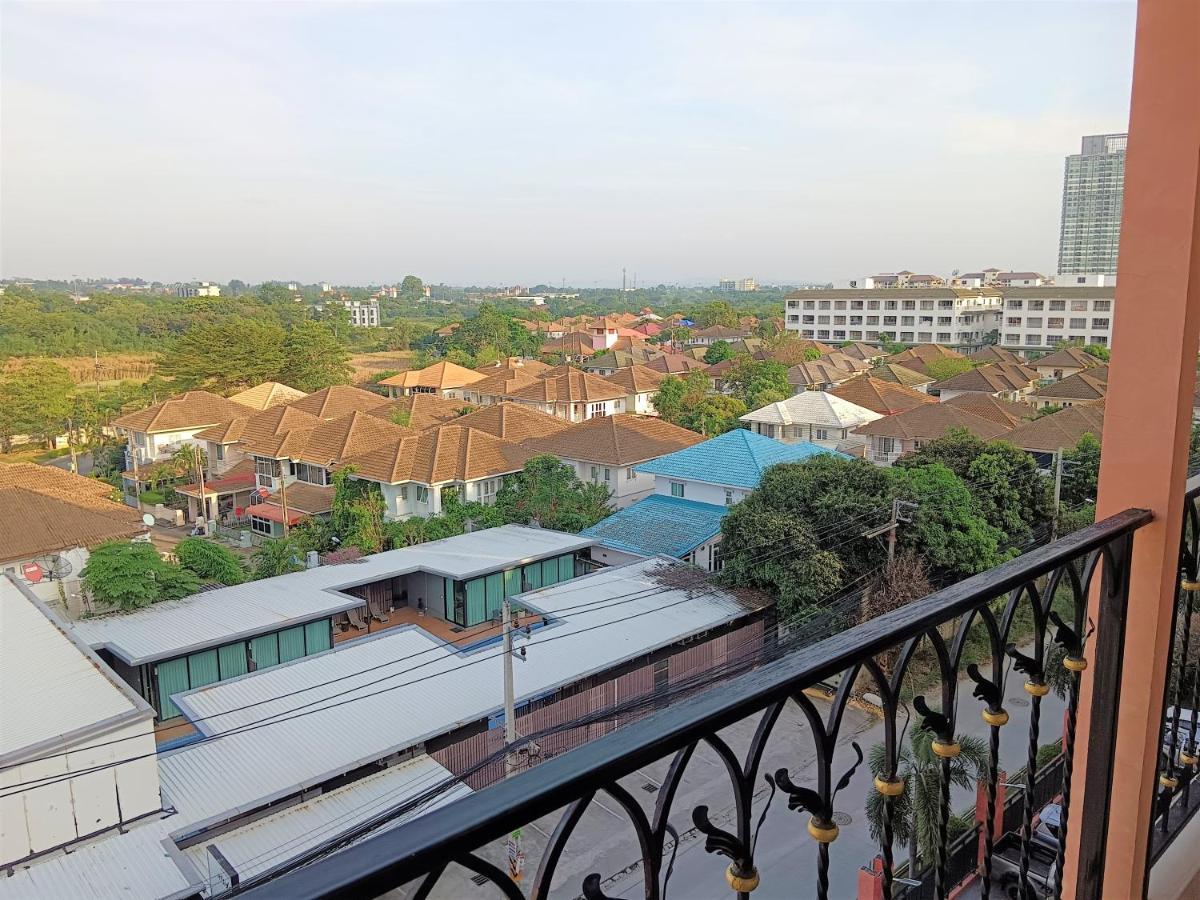 Seven Seas Condo Resort Beautiful Location Pantai Jomtien Bagian luar foto
