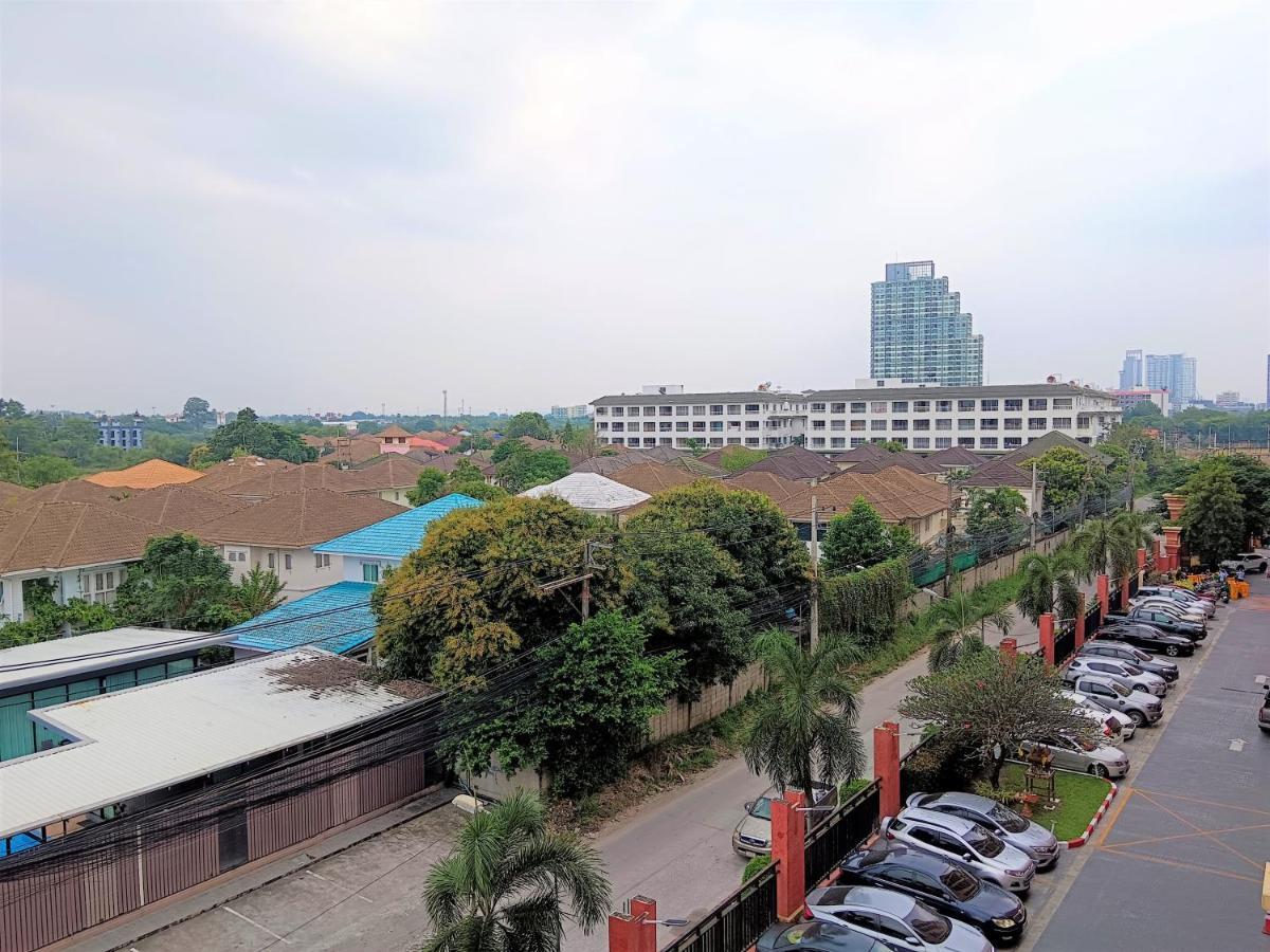 Seven Seas Condo Resort Beautiful Location Pantai Jomtien Bagian luar foto